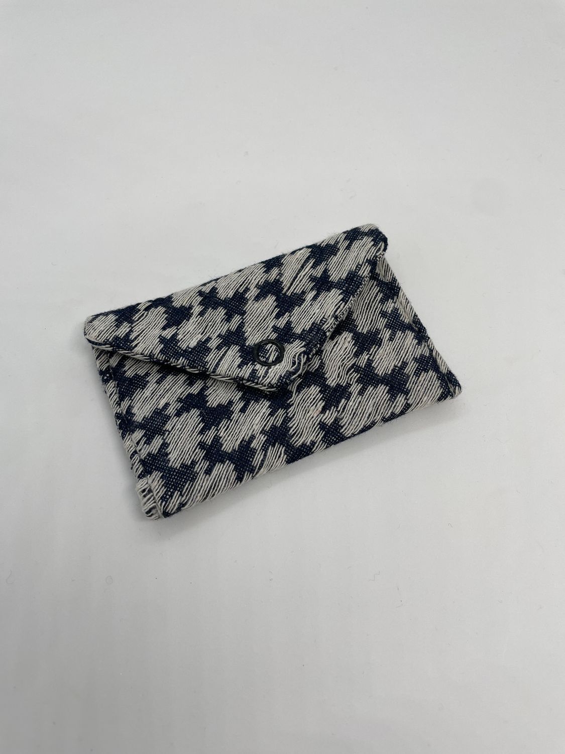 CARD HOLDER