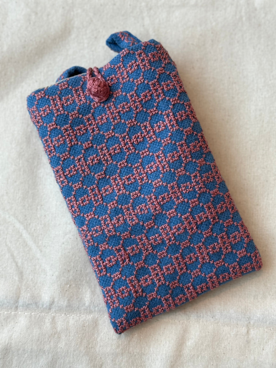 PHONE POUCH - BEEHIVE
