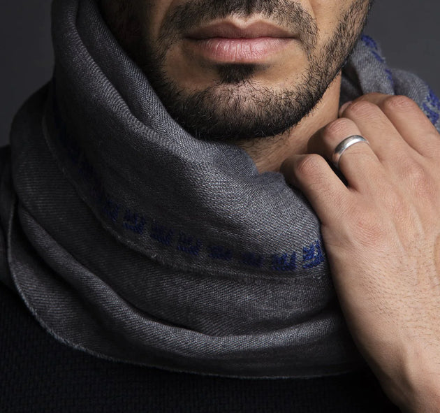 GREY LINEN SHAWL ROSE